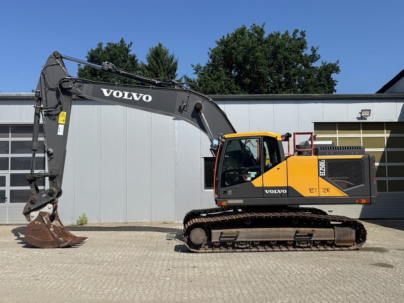 Pelle sur chenilles Volvo EC 250 EL